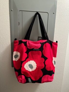 Marimekko Unikko Floral Canvas Tote (Avon breast cancer)
